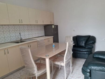 Rent | Shtëpi private 1 + 1 | Rruga e Dibrës | 450 €/month