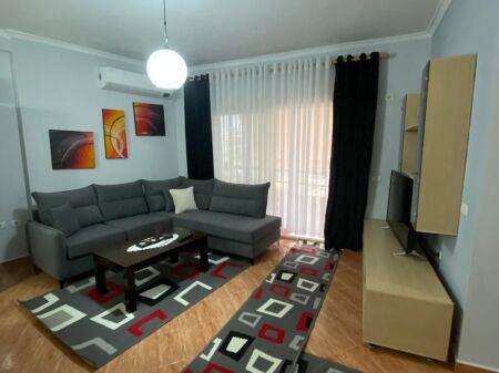 Jepet me qira apartament 2+1 tek 2 Palmat