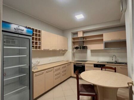 AFFITTASI APPARTAMENTO 2+1+2 DEPOSITO PRESSO IL COMPLESSO DELIJORGJI