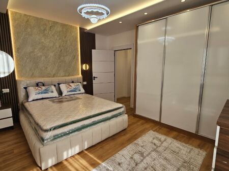 🏢 Shitet apartament 2+1+2 tek Pallati me Shigjeta, Tiranë!🏢