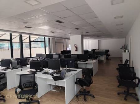AMBJENT 400 M2 OPEN SPACE PER QIRA FARE PRANE QENDRES