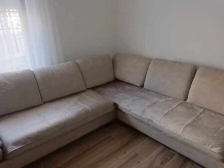 🏡 Jepet me qira apartament 1+1 me parkim në vilë – Shkozë