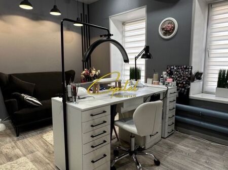 AMBIENT BIZNESI ME QIRA 45 M2 21 DHJETORI 60.000 LEKE