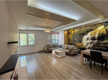 Apartament 3+1+2 Per Qira Ne Bllok