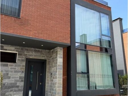 Vilë Individuale 3 kateshe për shitje në Farkë e Vogël, Tiranë - 600,000€