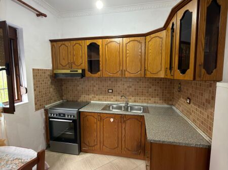 Jepet me Qera  Apartament 2+1 te Fresku.