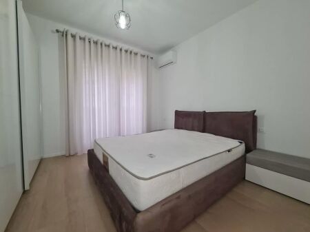 🏡 Jepet me Qira Apartament 1+1 – Kompleksi Delijorgji, Tiranë