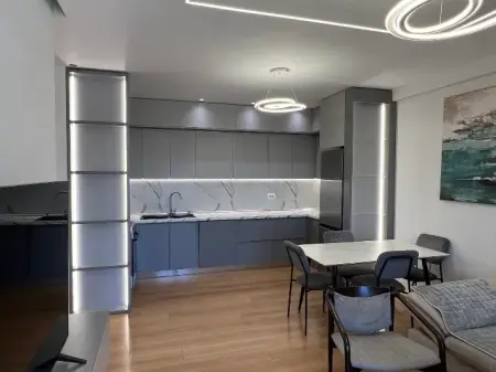 Qera | Apartament 2 + 1 | Rruga 5 Maji | 850 €/muaj