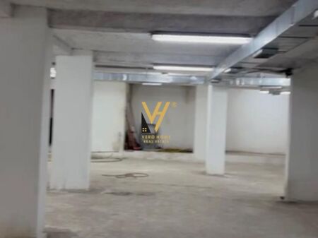 SHITET AMBIENT BIZNESI 350 M2 TE SHKOLLA E KUQE 26.000.000 LEKE