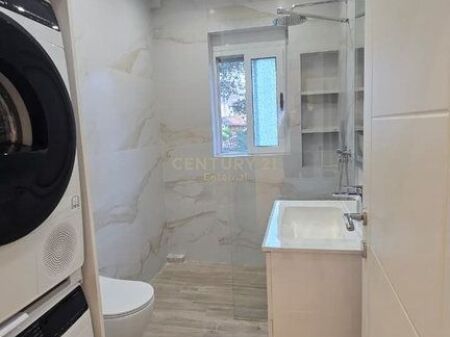 JEPET ME QIRA APARTAMENT 3+1 ME KUZHINE TE VECUAR NE QENDER