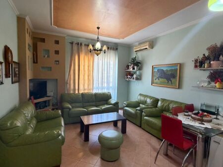 Komuna e Parisit_Shitet Apartament 1+1