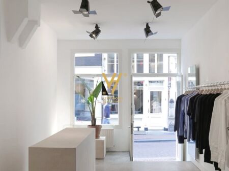 JEPET AMBIENT BIZNESI 64 M2 ME QIRA NE QENDER 180.000 LEKE