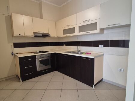 Shitet Apartament 1+1 tek Kika