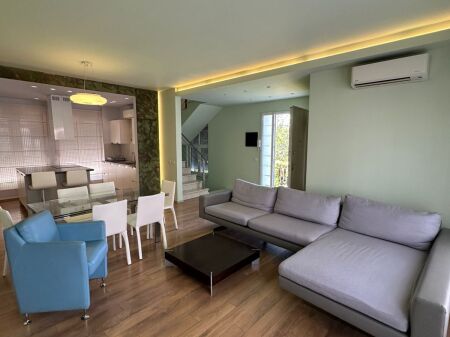 JEPET ME QIRA VILË 4-KATËSHE – White House, TEG