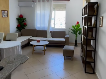 Shitet Apartament 2+1