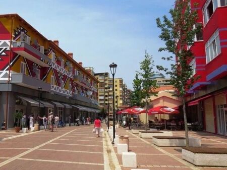 ✨Shitet apartament 2+1+2 – tek Pazari i Ri, Tiranë!✨