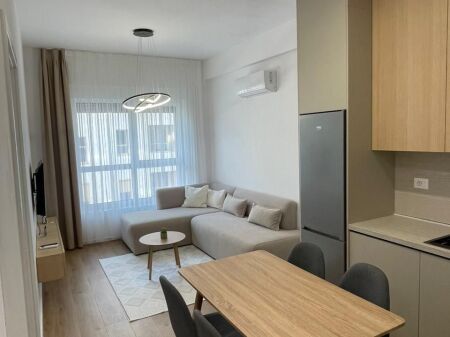 🏡 Appartamento 1+1 in affitto 📍 Indirizzo: Ali Demi, Complesso Kadiu 💰 Prezzo: 40.000 lek / mese (non trattabile)