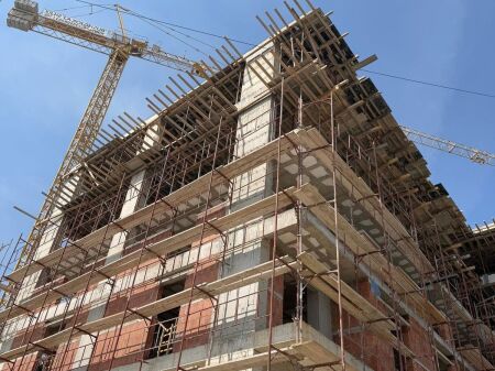 🏢 Apartament 2+1 në shitje – Unaza e Madhe, Paskuqan!🏢