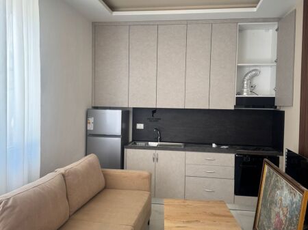 APARTAMENT ME QERA 1+1 5 MAJ 45.000 LEKE FH-71097