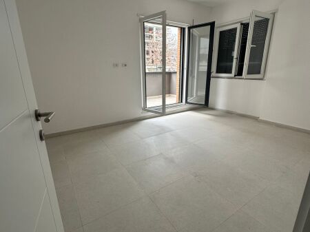 🏢Bulevardi i Ri,Rezidenca Dael,jepet me qera per zyra,apartament 2+1,Bosh.  60,000Leke