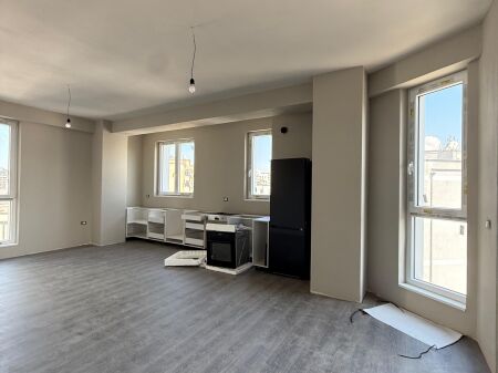🏠Appartamento 3+1+2 in Vendita 📍Comune di Parigi  🏢4° piano residenziale 📐Superficie Totale 135m2 💶 Prezzo: 418.000€  