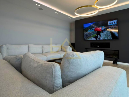 Duplex di Lusso in Affitto – Square 21, Tirana