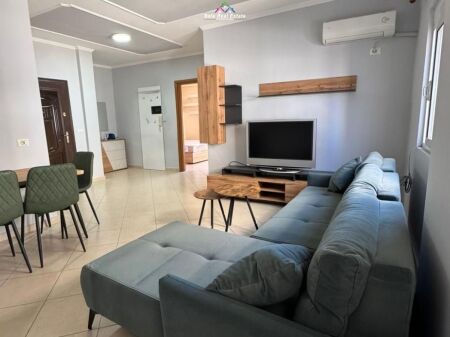 Appartamento in Affitto 2+1 Vicino alla Scuola Rossa (ID B2201732) Tirana