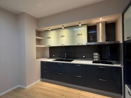 Shitet apartament 2+1 ne Xhamllik te Rezidenca "Colombo 2".