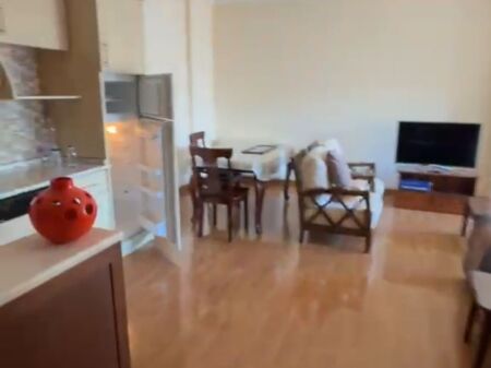 Shitet apartament 2+1+2 Ballkone per shitje te stacioni i trenit