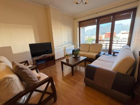 In vendita, Appartamento 2+1, Via Barrikadave, Tirana.​