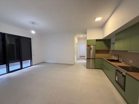 Jepet Ambient 2+1 me qera për zyra ose banim tek dilijorgji