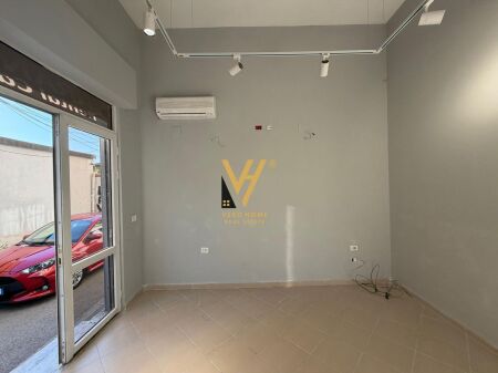 SHOP FOR RENT 25 M2 ON FORTUZI STREET 350 EURO
