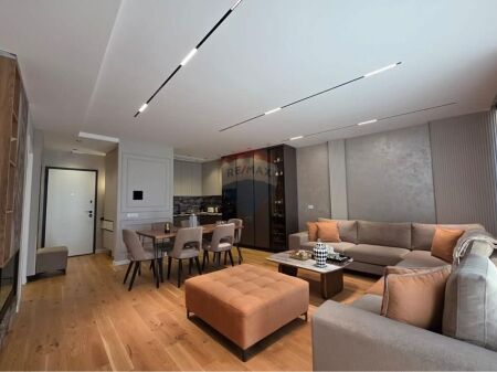 Apartment 2+1+ Parking for rent at Lake View