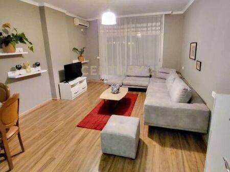 Apartament me qira 1+1 tek Komuna e Parisit