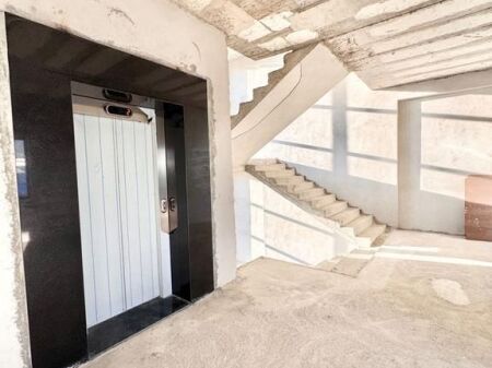BUILDING FOR RENT 3000M2+15 PARKING SPACES IN PORCELAN