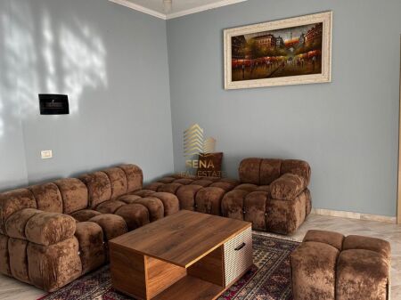 Qira, Hyrje Private, 1+1+blk+Post Parkimi, Kodra e Priftit, 33.000 Leke/Muaj