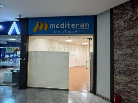 COMMERCIAL SPACE FOR SALE IN THE CENTER