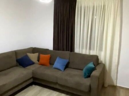 🏠Pas Qendres Glob,Rr.Deshmoret e Fekenit jepet me qera kati i I-re i nje vile 1+1,i mobiluar 500Euro