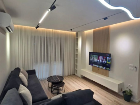 SHITET APARTAMENT 2+1+2 + GARDEROBË – Rezidenca Erli, Kinostudio