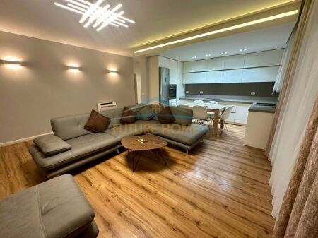 Qira,Apartament 2+1+ post parkimi ,Kompleksi Delijorgji . 1,200 €