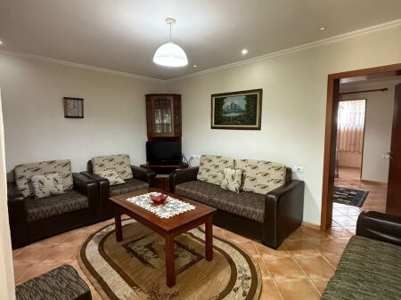 Jepet me qera shtëpi private 2+1