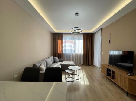 Apartament 1+1 me qira prane Amb. Amerikane!