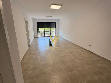 JEPET ZYRE 160 M2 ME QIRA TE LIQENI I THATE 150.000 LEKE