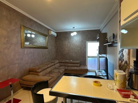 Affittasi Appartamento 2+1+1 con Balcone