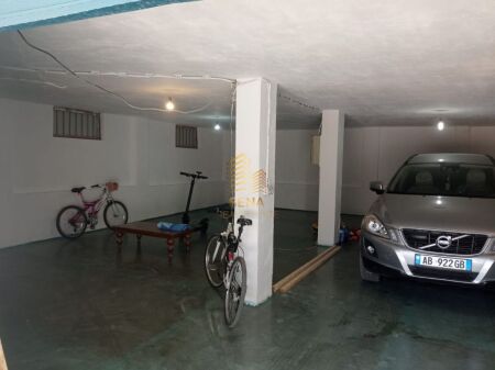 Qira, Magazine 130m2, Porcelan, 50.000 Lek/Muaj