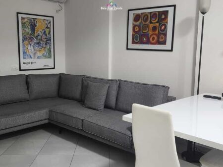 Apartament me qera 2+1 Tek Kompleksi Golden Park ( ID B2201616) Tirane