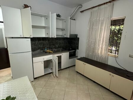 Rent | Shtëpi private 1 + 1 | 5 Maji | 350 €/month
