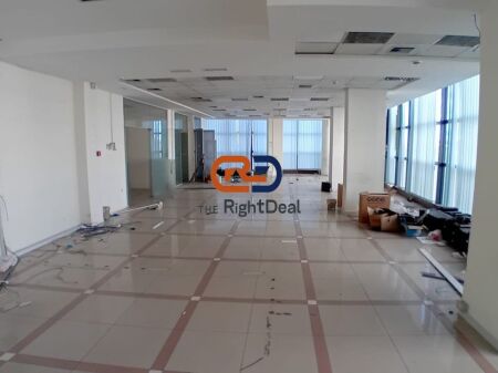 At Kodra e Diellit, Business Unit for Sale, On Main Road !!!