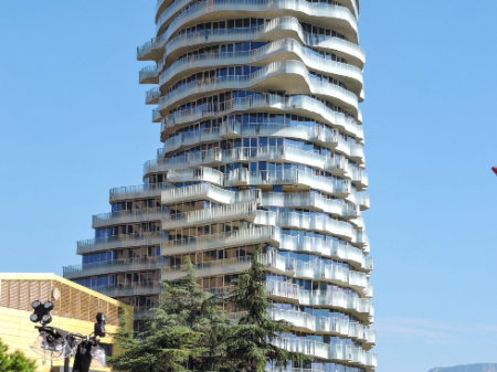 SHITET APARTAMENT 2+1+2 + DEPO – Tirana’s Rock, Qendër