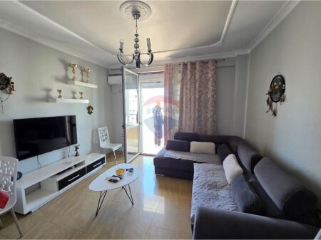 ⸻  🏖️ APPARTAMENTO 2+1 IN AFFITTO A LUNGOMARE, CON VISTA MARE E PARCHEGGIO – VLORË